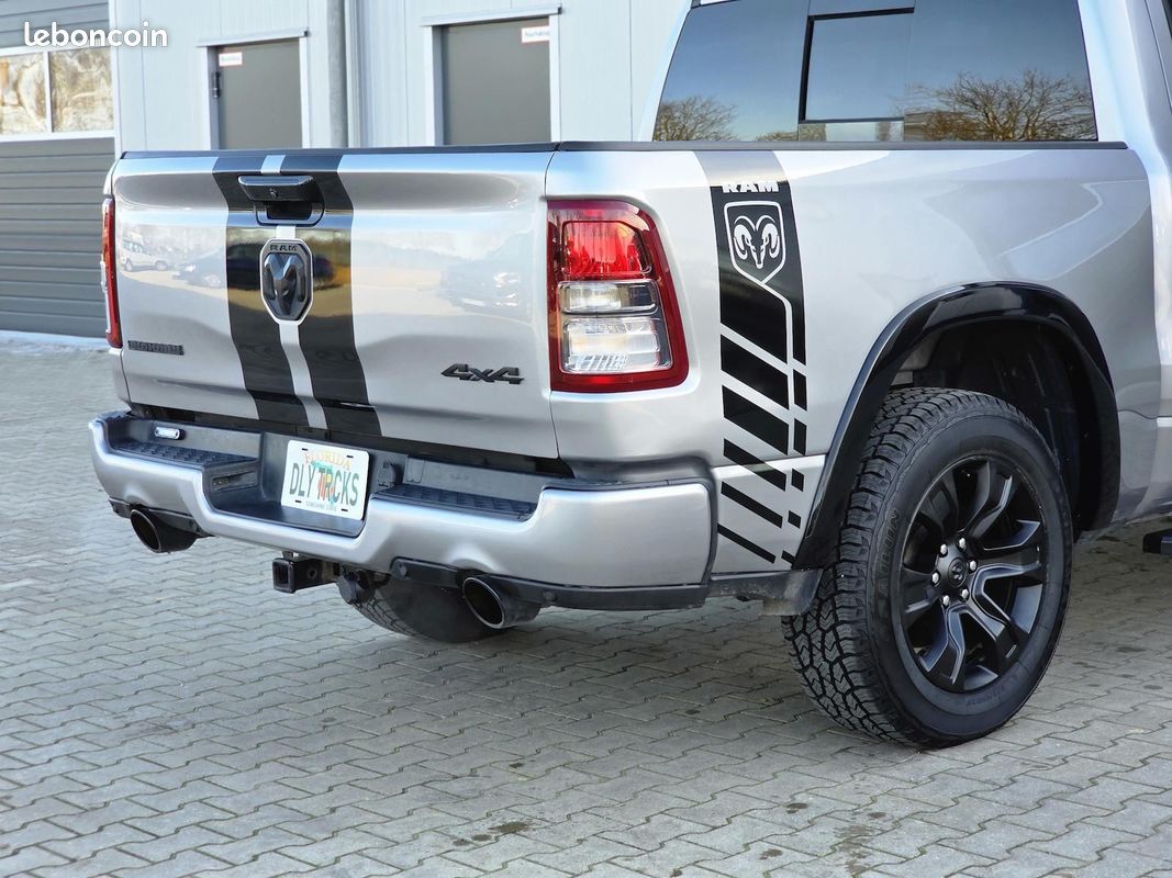 Dodge RAM 1500 Big Horn V8 5.7 HEMI 401 ch – 4x4 – Pack Night – CarPlay (image 8)