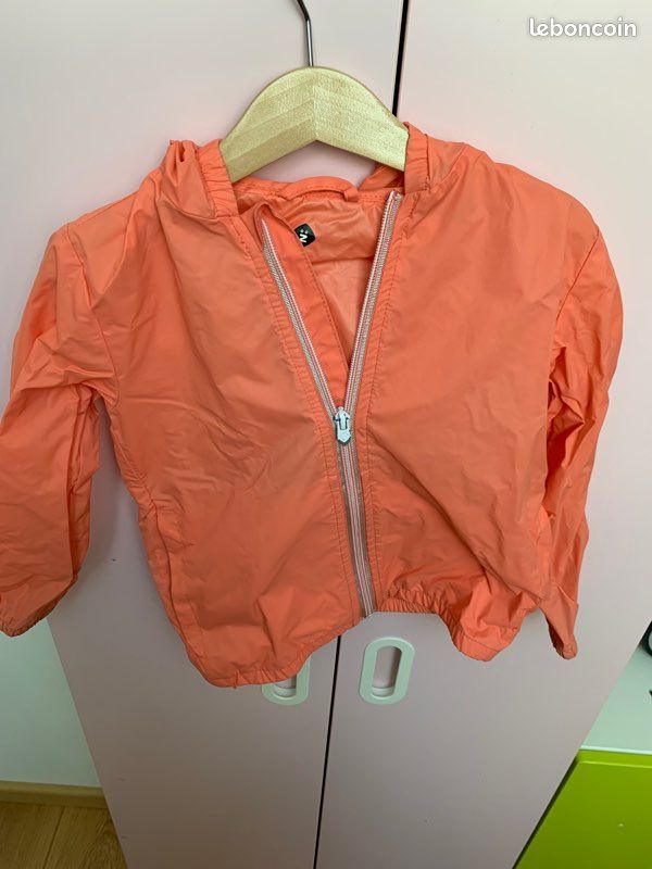 Vêtements fille 4 ans kway et pyjama (image 3)