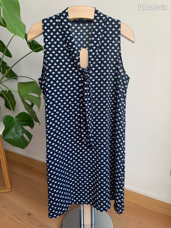 Robe sans manches col Lavallière « Kiabi » Vêtements