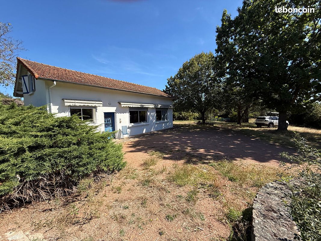 Maison 4 pièces 140 m² · à Renaison · 140 m² · 200 000 €