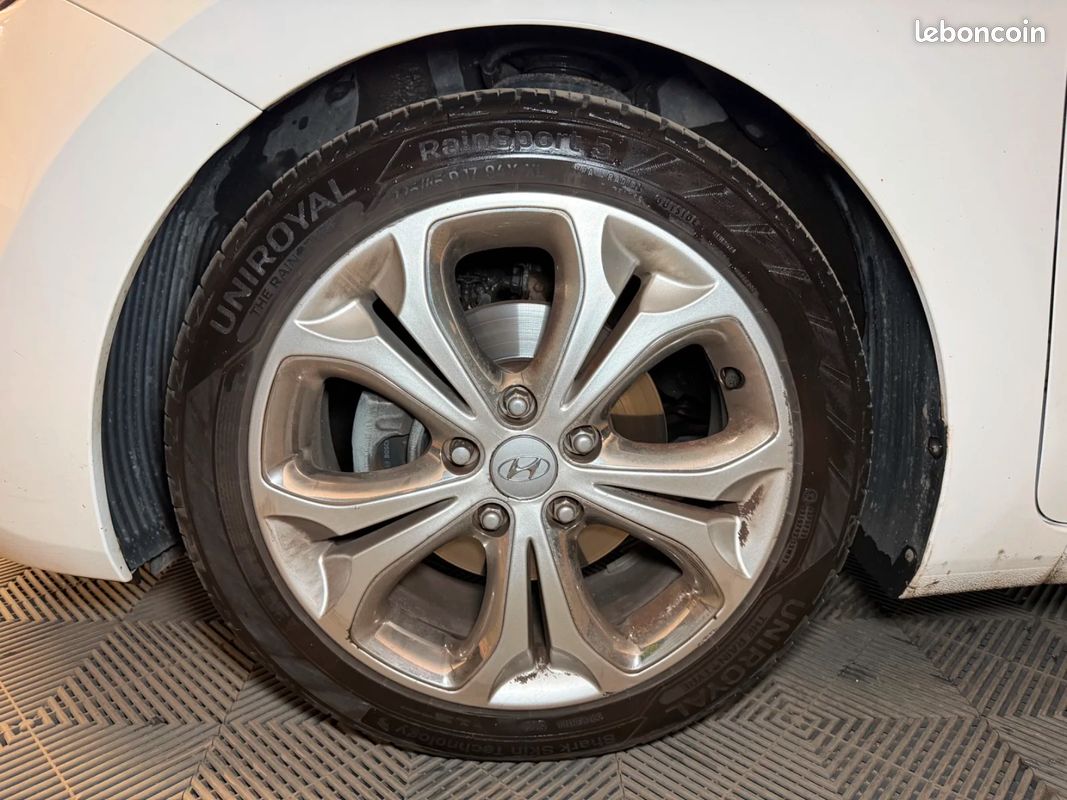 HYUNDAI i30 1.6 CRDi 128 Pack Premium TOIT OUVRANT / SIEGES CHAUFFANTS (image 32)