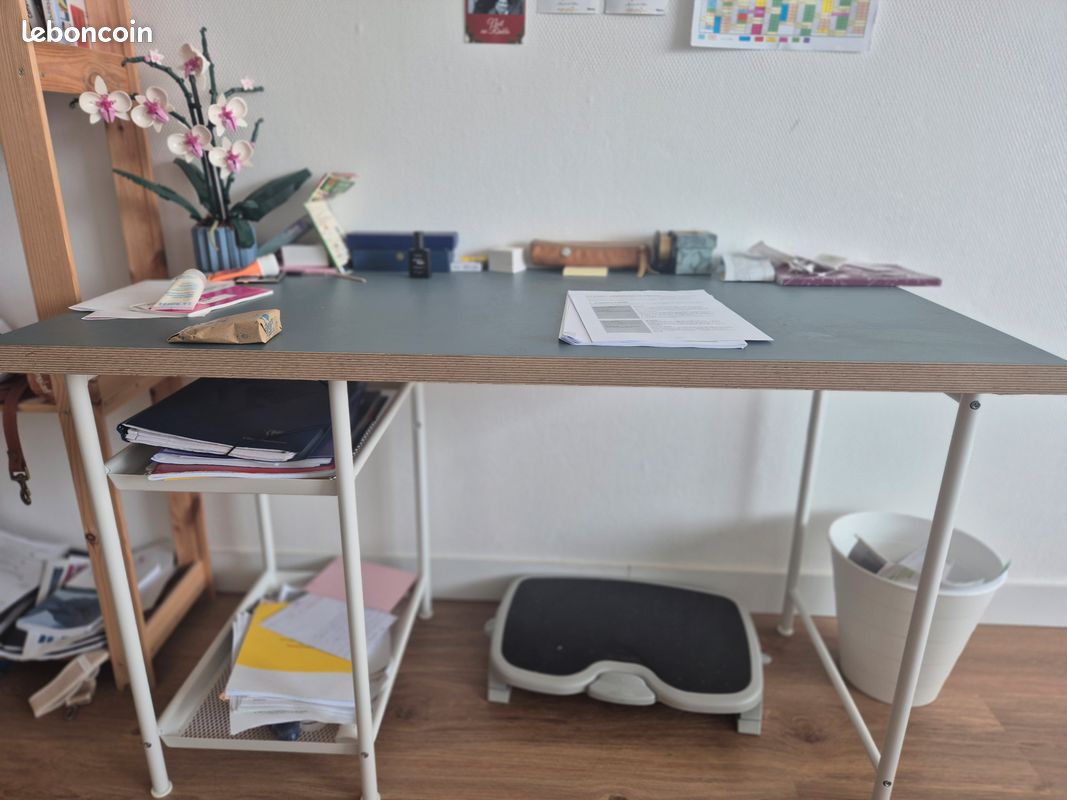 Bureau (image 2)