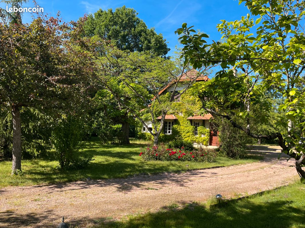 Maison 6 pièces 138 m² · à Moulins · 138 m² · 260 000 €