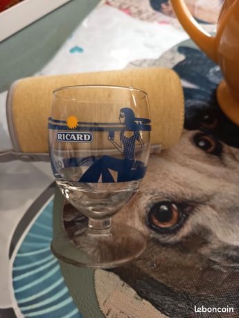 Pichet relief Ricard en verre de Bellevue Vintage