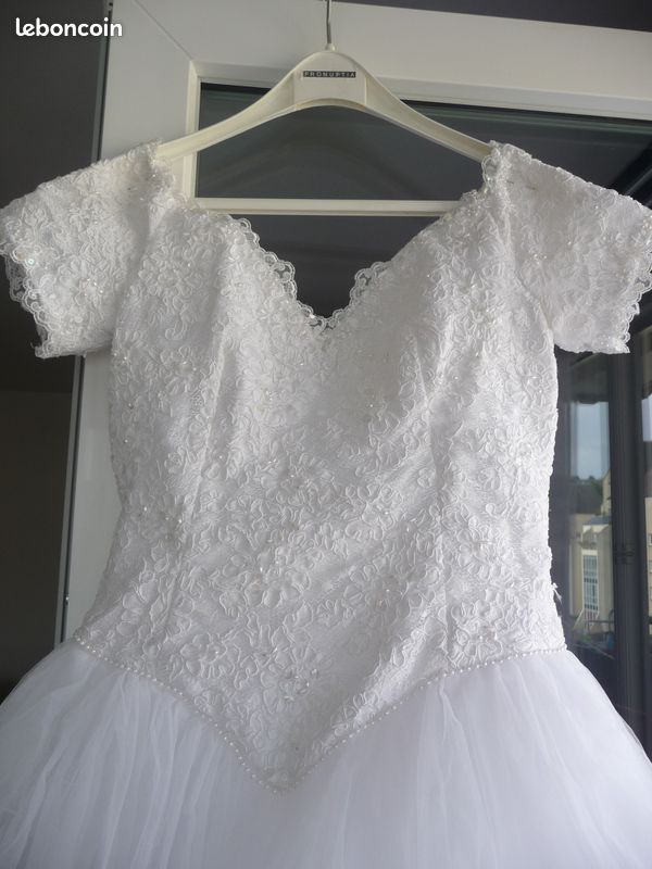Robe de mariée, voile et gants (image 4)