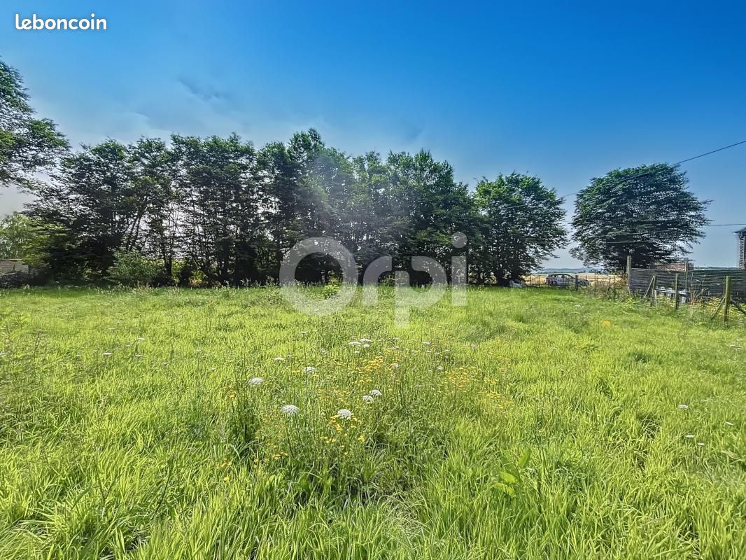 Terrain 1 093 m² Beuvraignes · 25 000 €