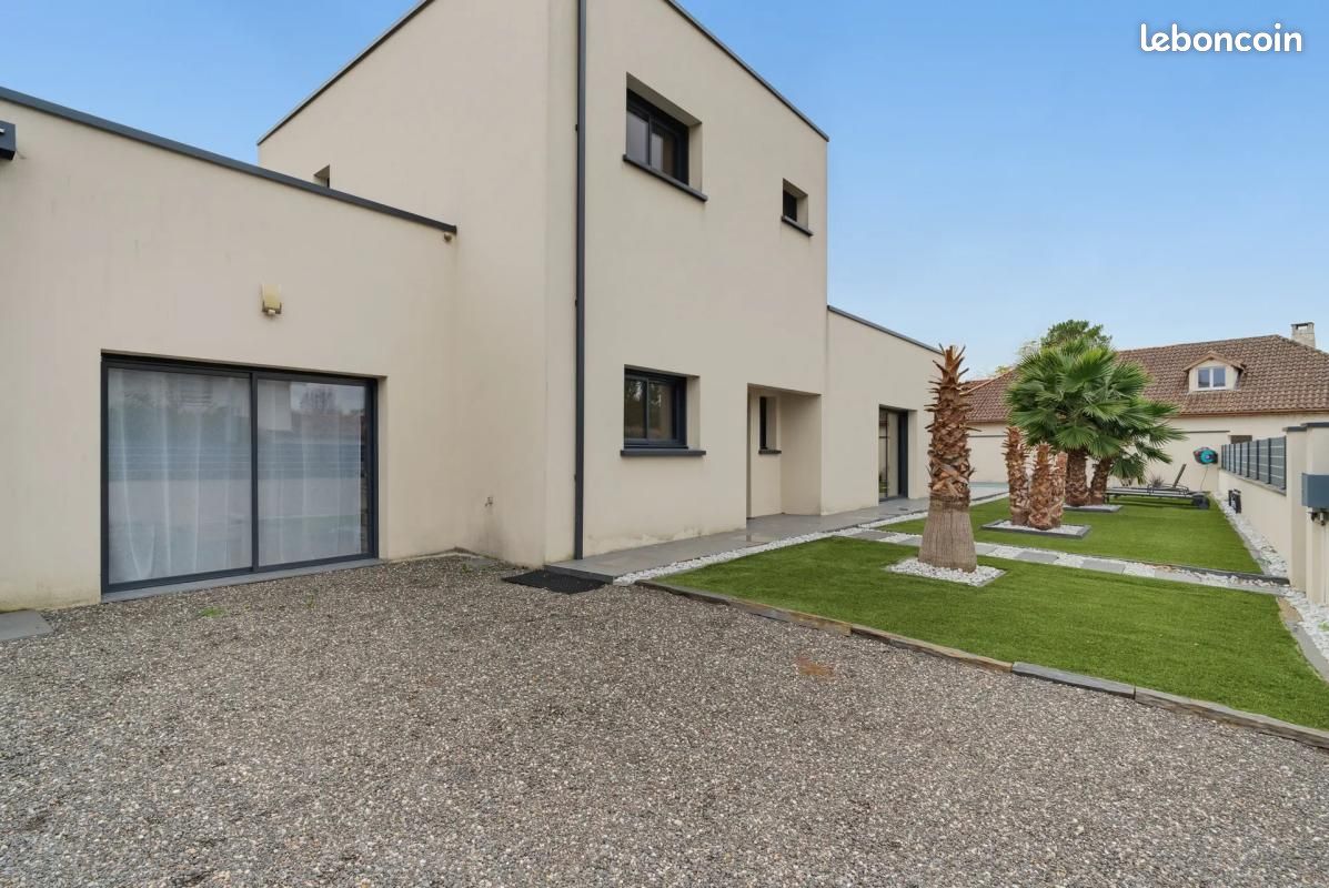 Maison 7 pièces 145 m² · à Tresses · 145 m² · 659 000 €
