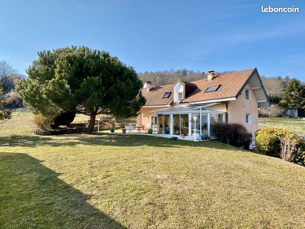 Maison 5 pièces 180 m² · à Monnetier-Mornex · 180 m² · 900 000 €