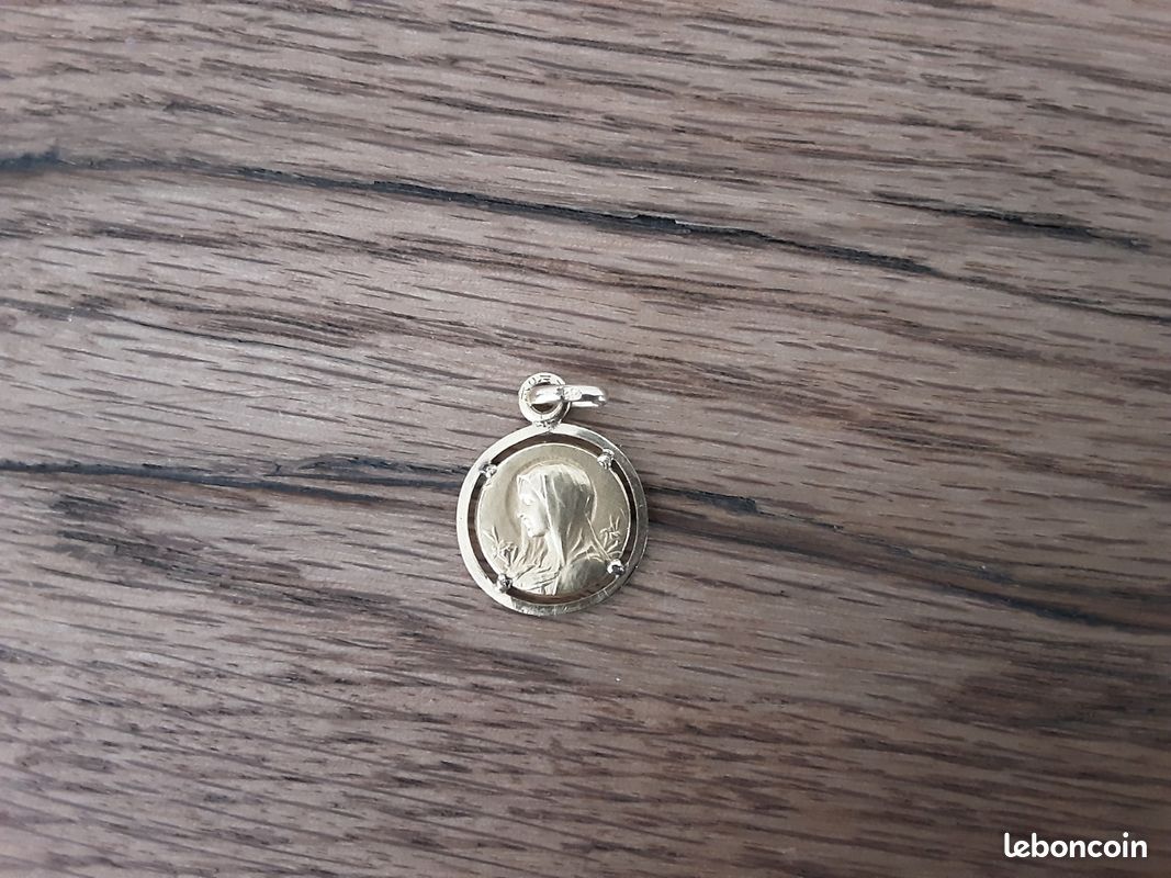 Lot De Bijoux Anciens Et Fantaisie Dorés - Style Vintage Et Rare - Métal Plaqué Ou 18k? - Référence R183