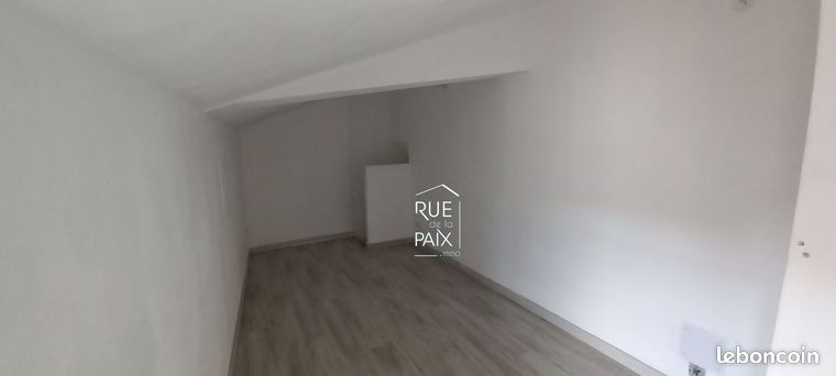 https://img.leboncoin.fr/api/v1/lbcpb1/images/0d/a9/5b/0da95b66e33933c8f483681c30981d10bbcddfb8.jpg?rule=ad-image
