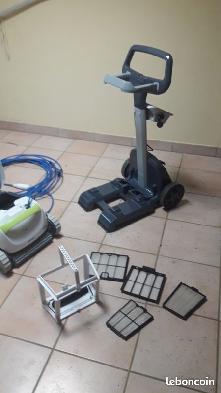 Robot de piscine marque Dolphin modèle T35 (image 8)