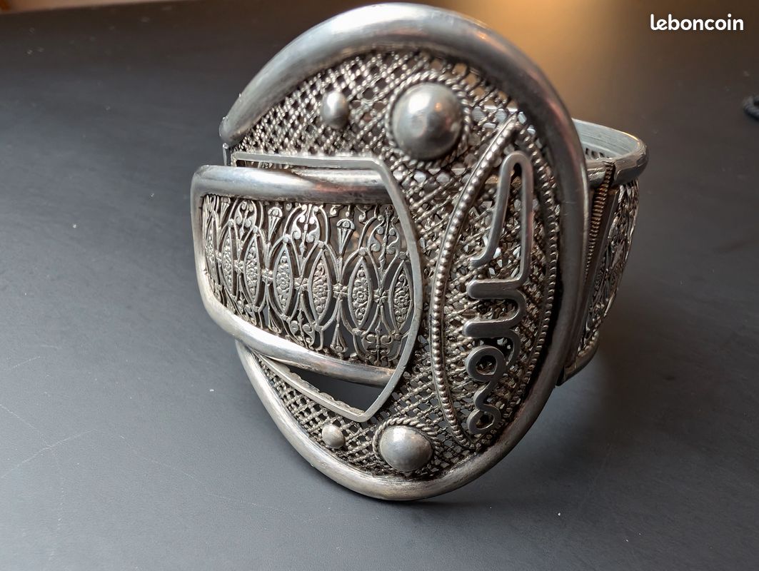 Bracelet Ancien En Argent D'Afrique Du Nord - Pièce Ethnique Portée