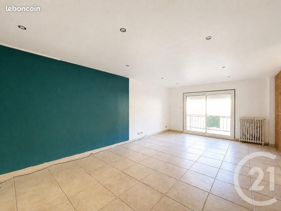 Appartement 3 pièces 82 m² · à Clermont-Ferrand · 82 m² · 880 €