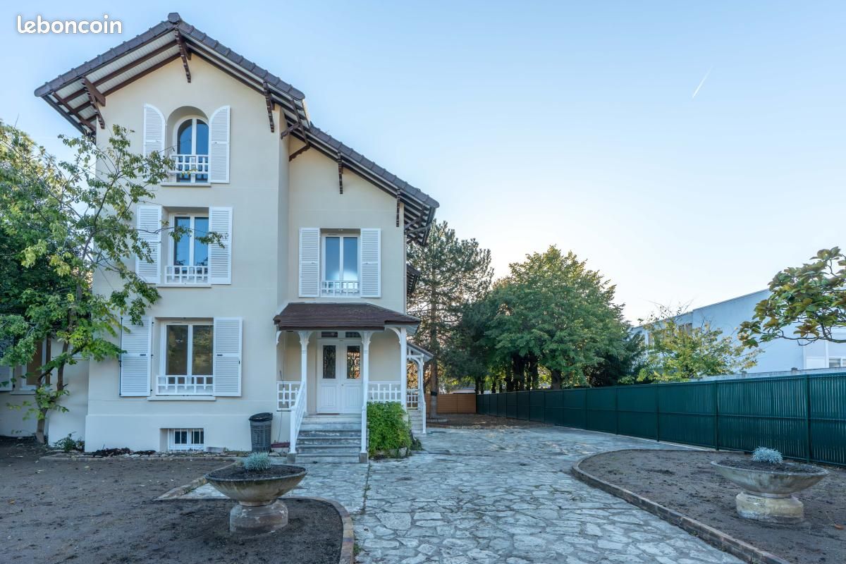 Maison 6 pièces 192 m² · à Saint-Maur-des-Fossés · 192 m² · 1 290 000 €