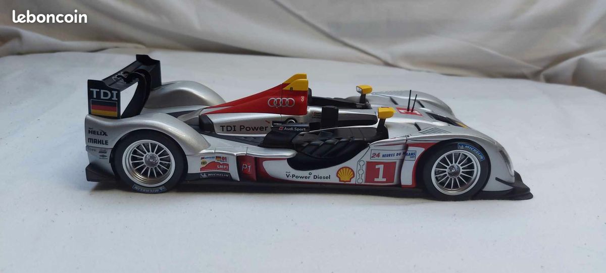 AUDI R15 TDI - MINIATURAS COLECCION A ESCALA