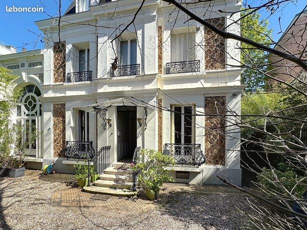 Maison 9 pièces 232 m²