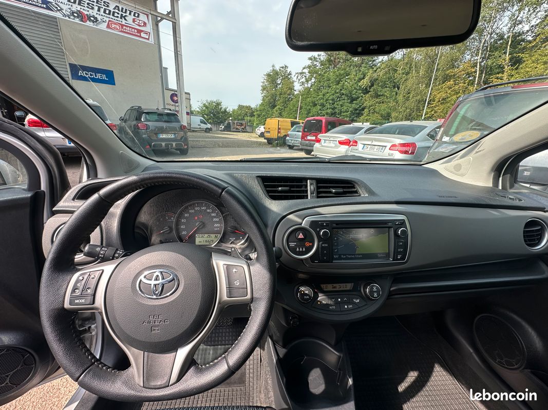 TOYOTA Yaris 3 1.4 D4-D 90 cv Boîte auto (image 7)