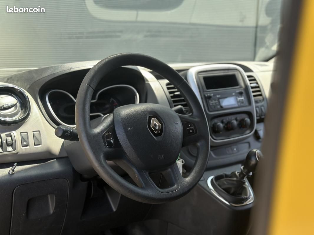 Renault Trafic 1.6 DC1 125 CH BVM6 L2H1 CABINE APPROFONDIE 6 PLACES / MOTEUR A CHAINE (image 8)
