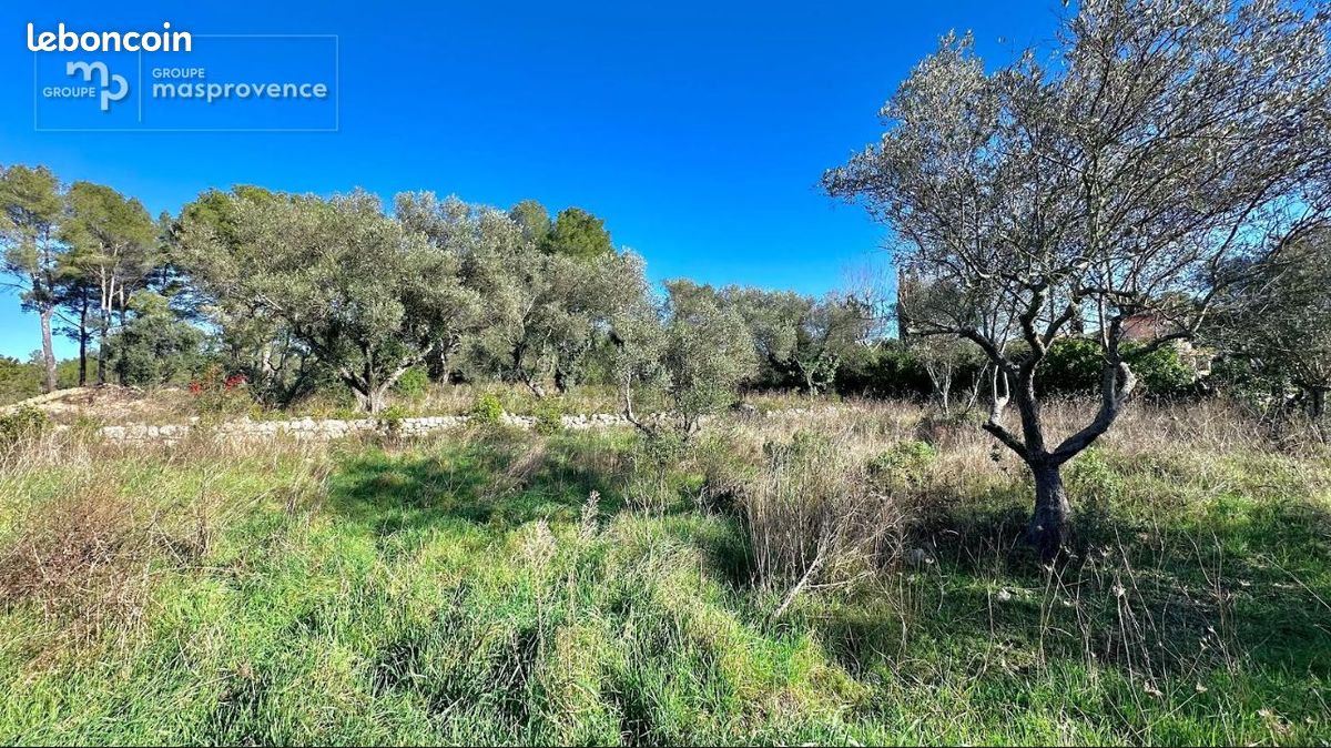 Terrain à bâtir de 1767 m² à BAGNOLS-EN-FORET (83) · à Bagnols-en-Forêt · 220 000 €