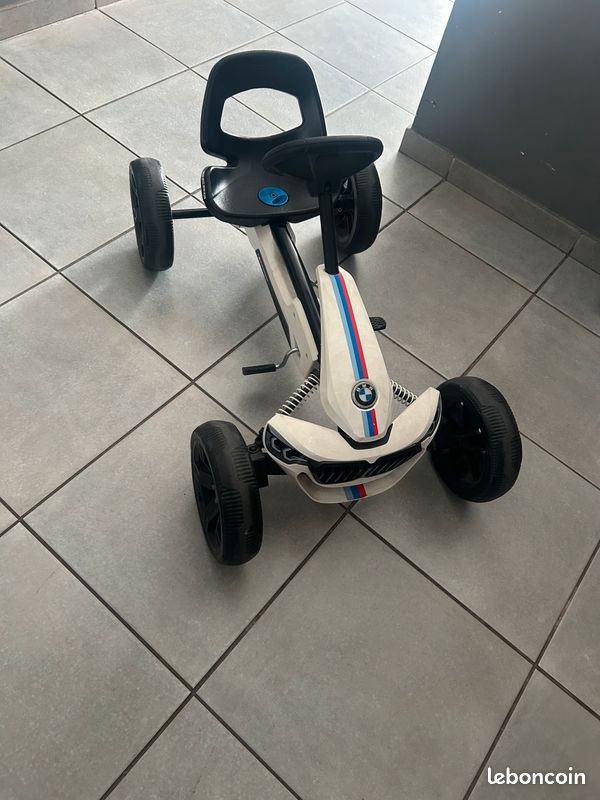 Kart à pédales BMW (image 1)