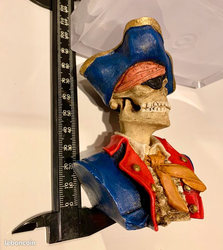 Lot de 5 Figurines SKULL pirates (image 1)