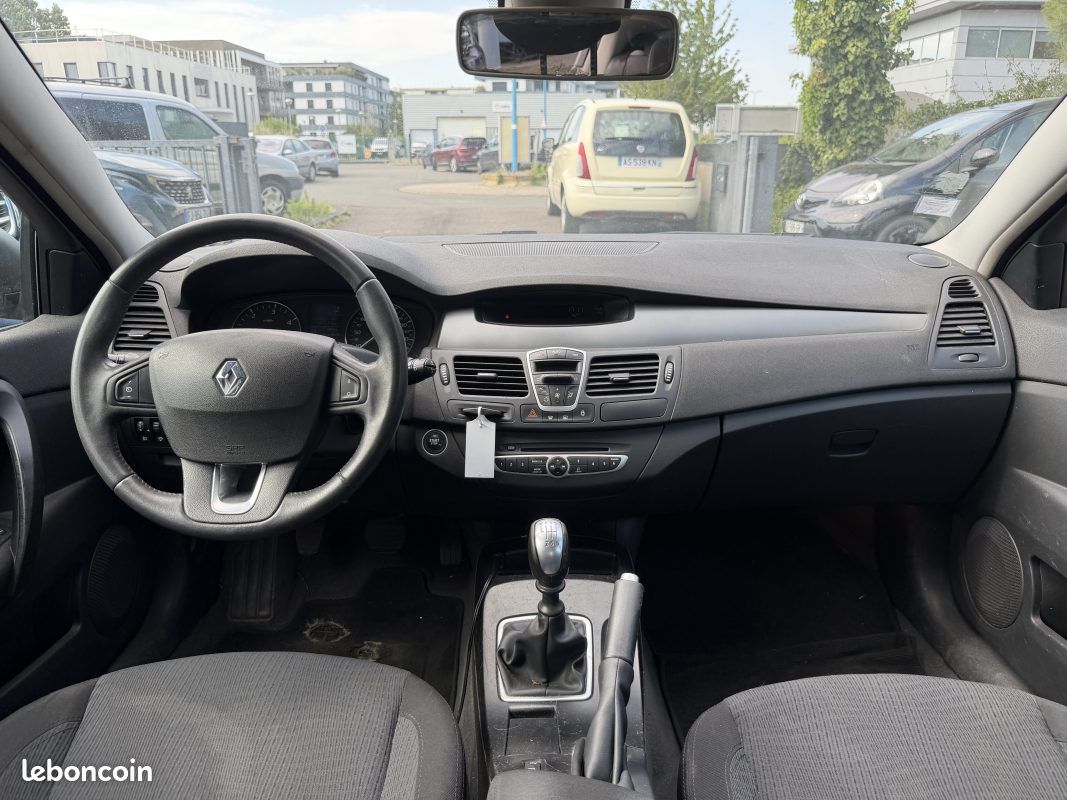 Renault laguna iii 2.0 dci 130 expression (image 9)