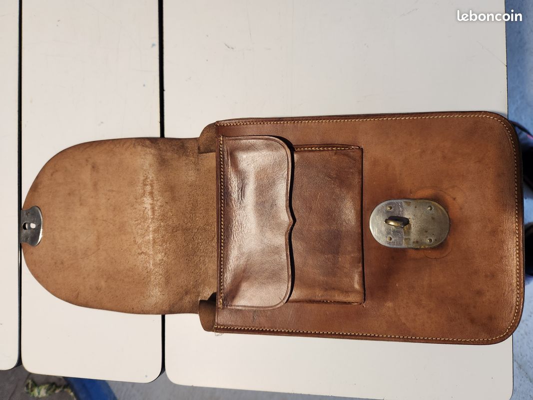 Coupe sur talon, émaux de Longwy, décor Finco Nadia, années 1940-50