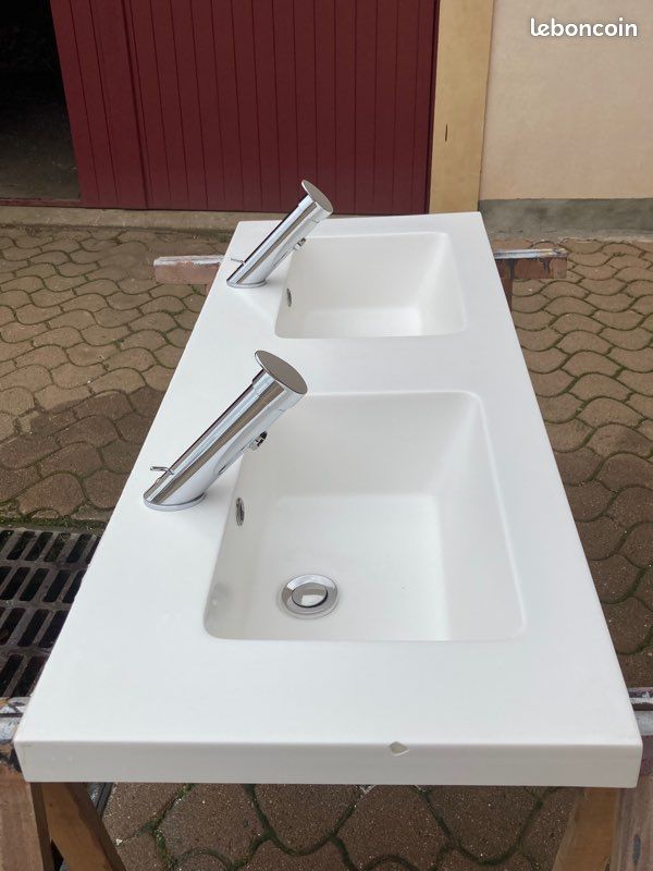 Lavabo double vasque avec mitigeurs (image 2)
