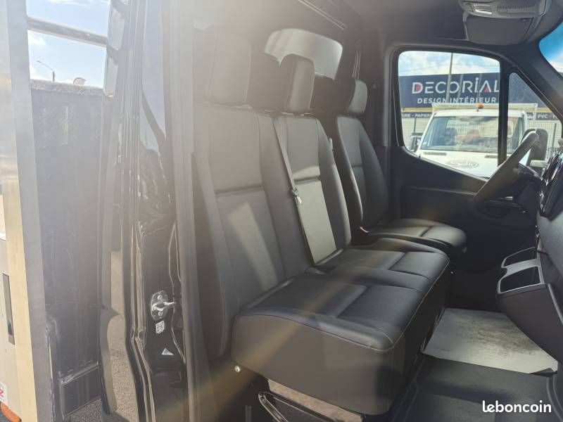 Mercedes Sprinter CHASSIS CAB 319 CDI 37 3.5T RWD PRO (image 12)