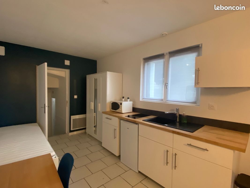 Studio A LOUER 20 m² 425 TTC - Poitiers 86000 (image principale 1)