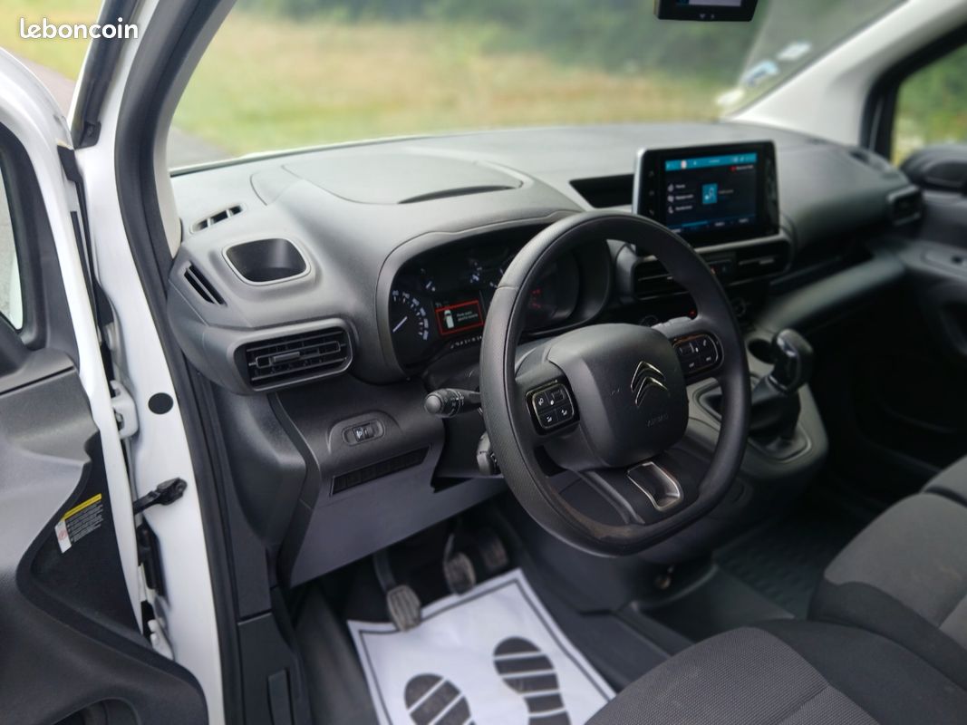 11.250ht Citroën berlingo BlueHDi 100ch Driver (image 13)
