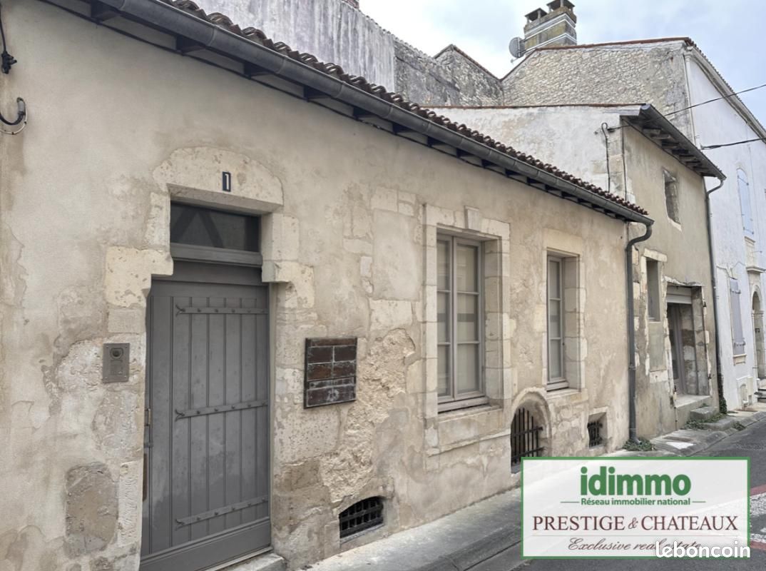 Maison 3 pièces 72 m² · à Saint-Jean-d'Angély · 72 m² · 70 000 €