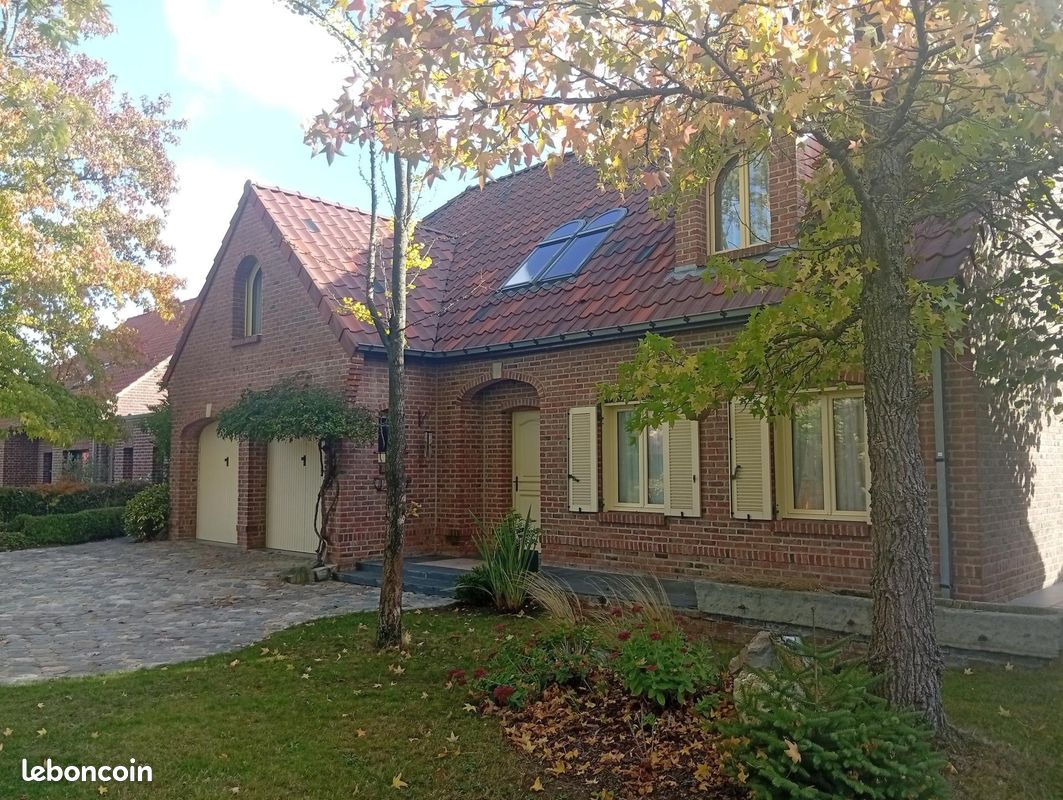 Maison 7 pièces 142 m² · à Bousbecque · 142 m² · 615 000 €
