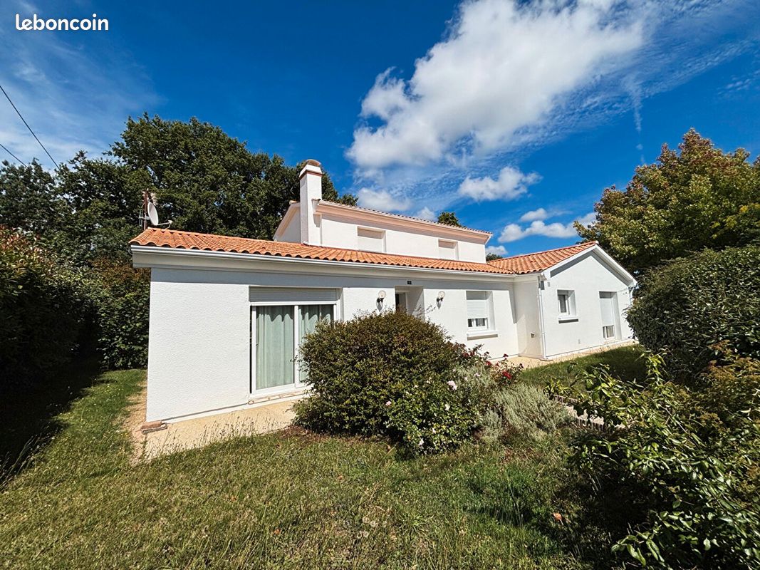 Maison 5 pièces 160 m² · à Froidfond · 160 m² · 273 000 €