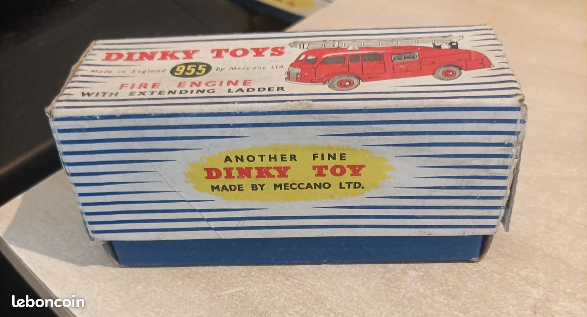 DINKY TOYS. Camion pompier. Made in England. 955