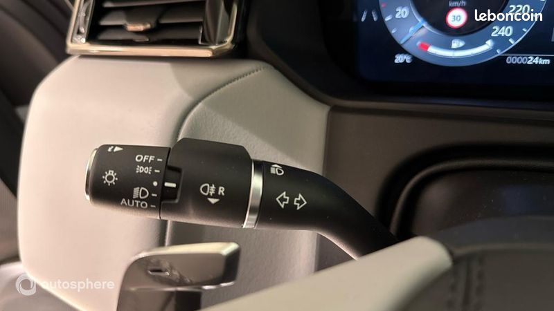 Land-Rover Range Rover Velar 2.0 P400e 404ch PHEV Dynamic HSE AWD BVA (image 23)