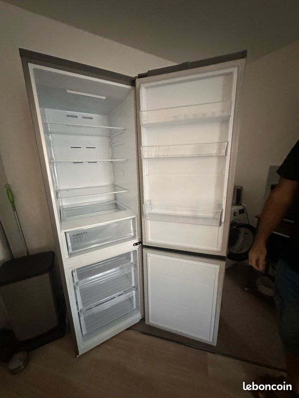 Réfrigérateur congélateur Samsung No Frost 365 L – excellent état (image 6)