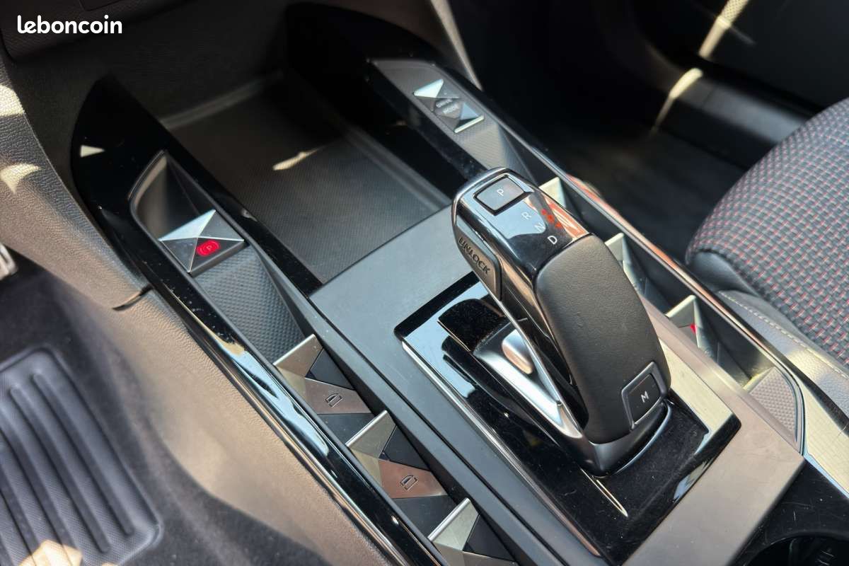 DS 3 Crossback 130 EAT8 PERFORMANCE LINE (image 11)