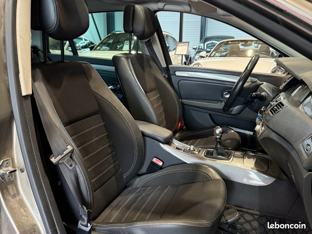 RENAULT LAGUNA ESTATE 2.0 dCi 130 GT 4Control / 3eme MAIN / SUIVI ENTRETIEN COMPLET (image 31)