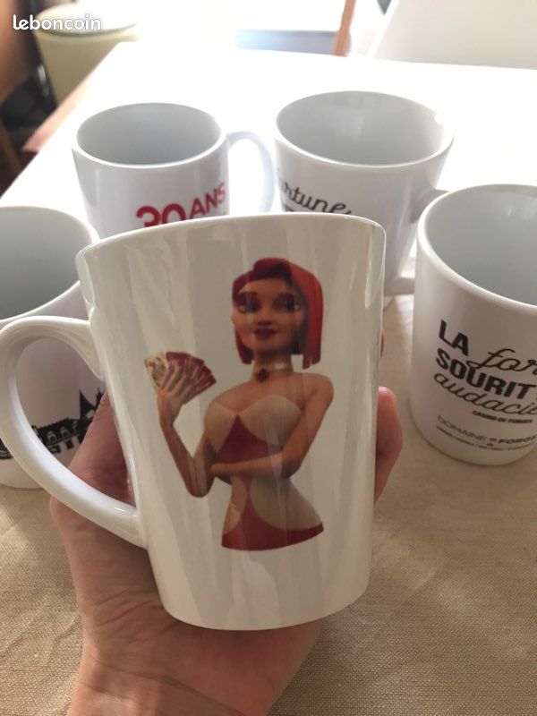 Lot de cinq mug /grandes tasses casino 💵 neuves (image 3)
