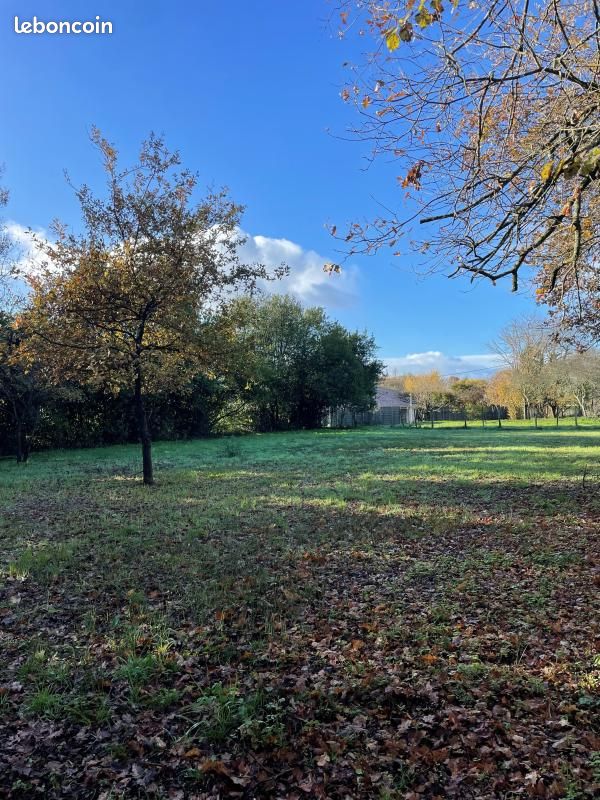Terrain 730 m² Saint Sulpice Et Cameyrac · à Saint-Sulpice-Et-Cameyrac · 145 500 €