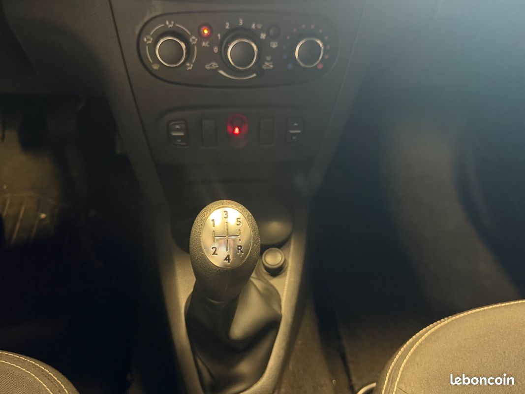DACIA LOGAN 0.9 TCE 90 CH AMBIANCE / CLIMATISATIOn (image 21)