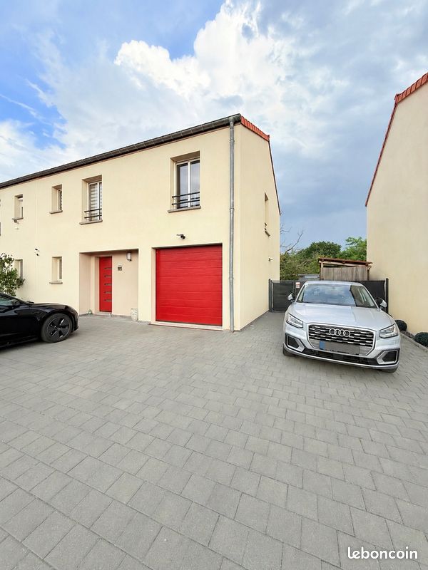 Maison 5 pièces 105 m² · à Roussy-le-Village · 105 m² · 462 000 €