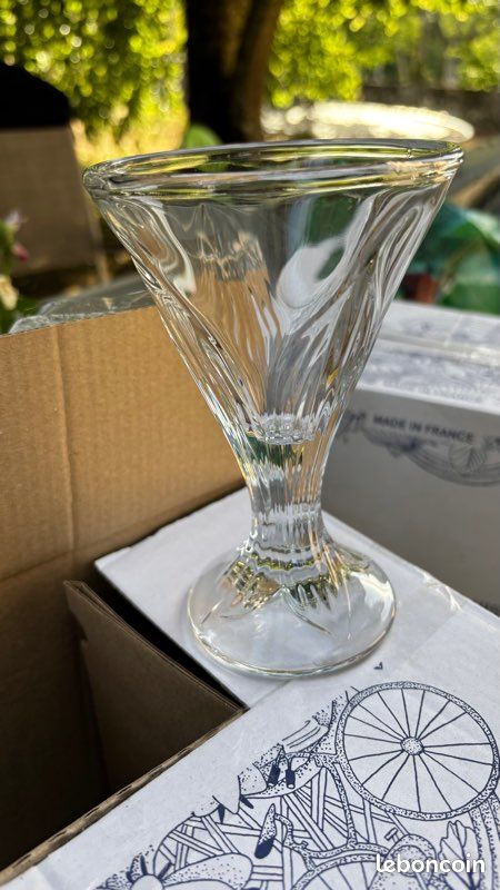 Lot de 12 coupes a glaces de la verrerie La Rochère (image 2)