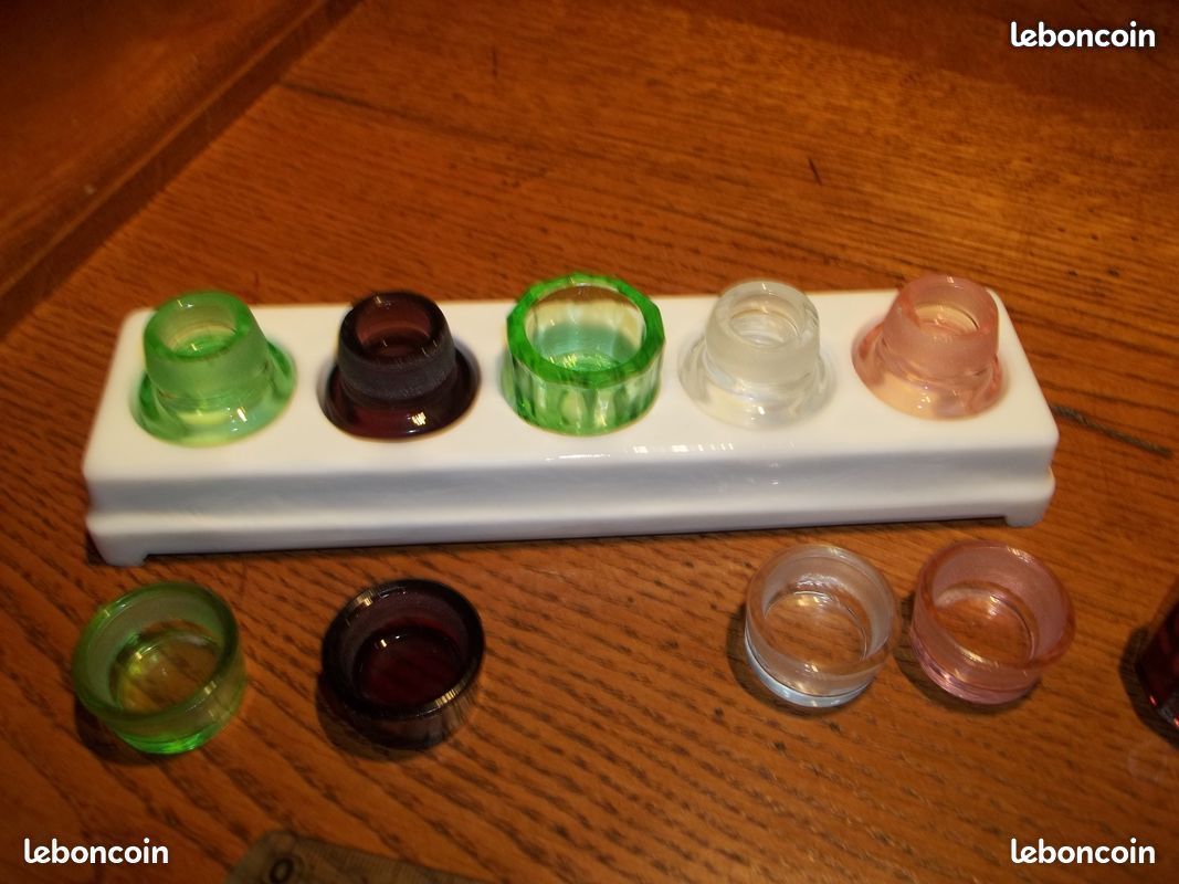 Séries de flacons anciens en verre (image 1)