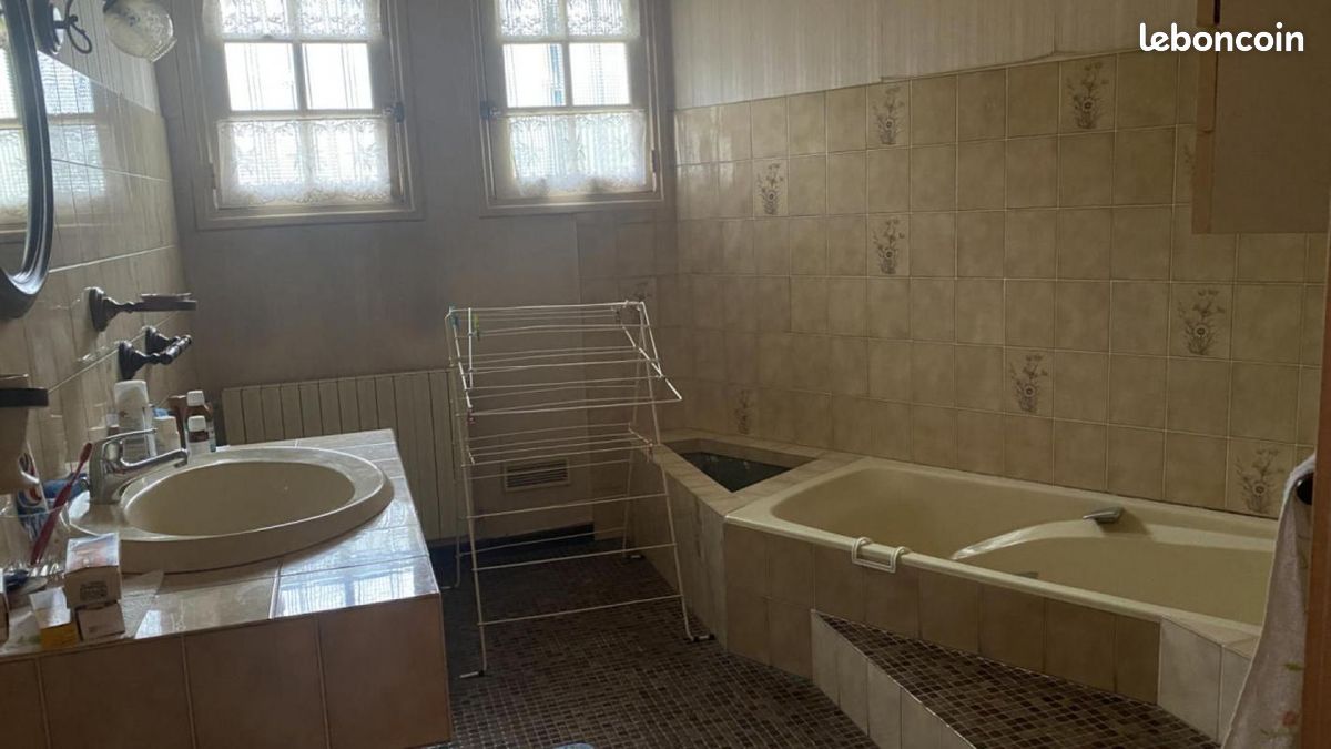 Pavillon 5 pièces 119 m² - Chasseneuil-sur-Bonnieure 16260 (image principale 3)