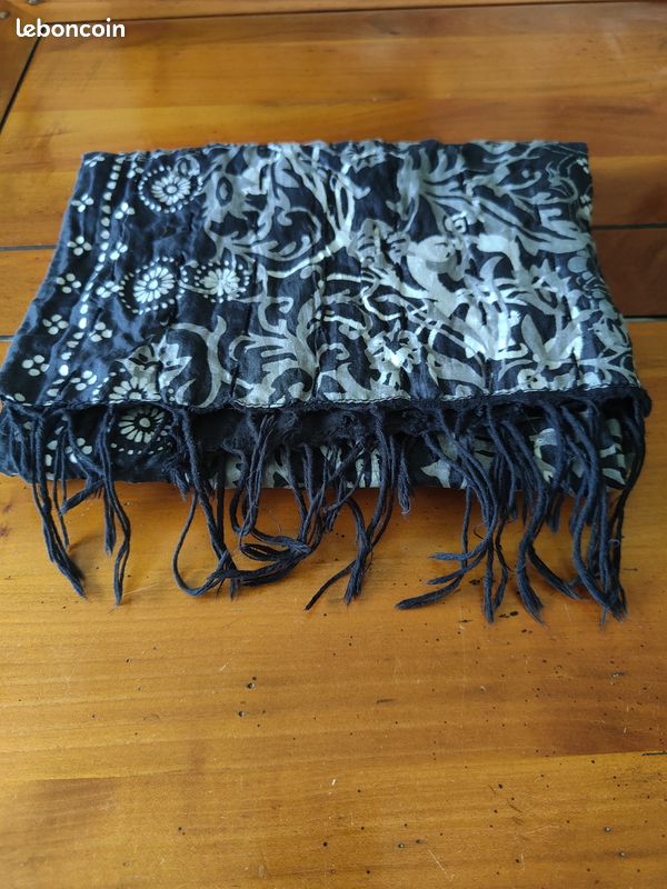 A vendre Foulard femme PROMOD Accessoires Bagagerie