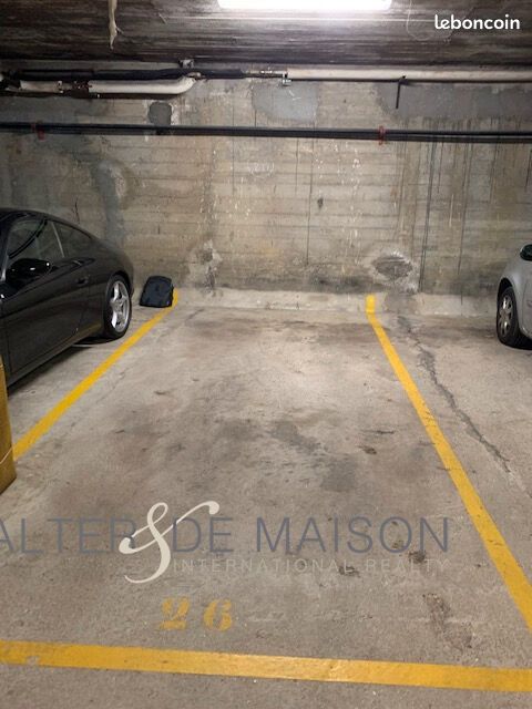 Parking/box VERSAILLES · 80 €/mois