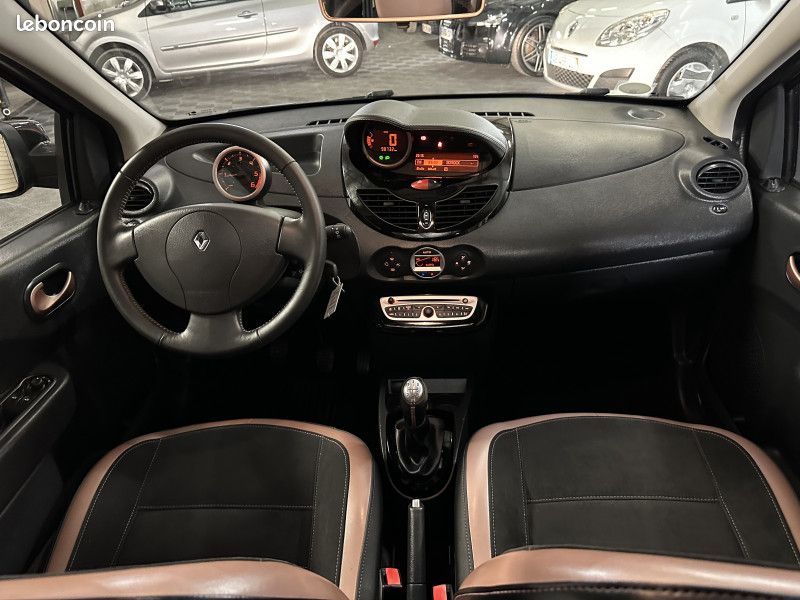 Renault TWINGO II 1.5 DCI 75CH MISS SIXTY ECO² PREMIÈRE MAIN GARANTIE 60 MOIS POSSIBLE (image 17)