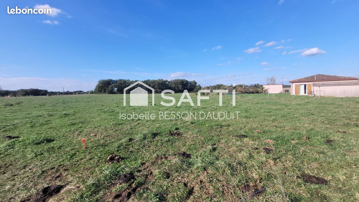 Terrain 1616 m² · à Puygaillard-de-Quercy · 1 616 m² · 37 000 €